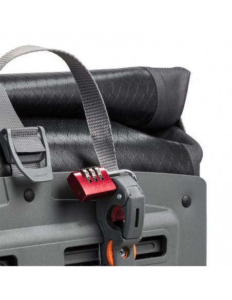 aqua back luminum single ( black ) - alforja trasera 24 l - vaude