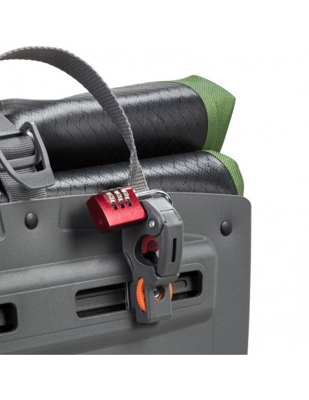 aqua back print single (black/green) - alforja trasera 24l - vaude