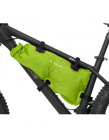 trailframe (black/green) - bolsa impermeable de 8l - vaude