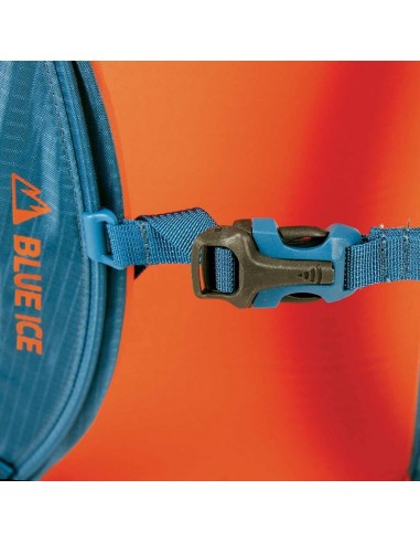 pack kume 30l (ensing blue) + crampones ultraligeros leopard - blue ice / petzl