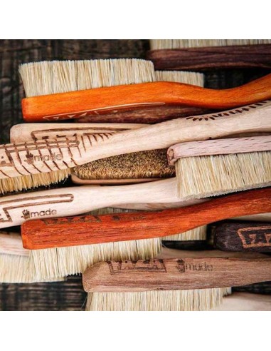 faza chaos - cepillo de madera con tallado irregular hecho a mano - faza brushes